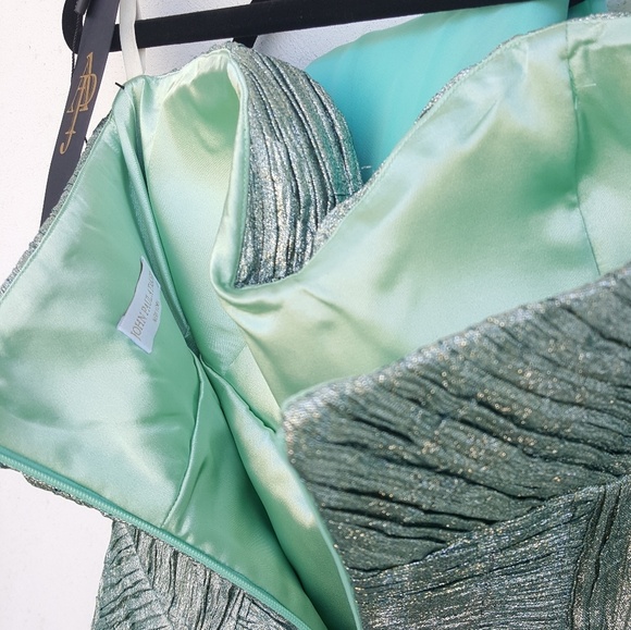 NEW John Paul Ataker Metallic Matelassé Strapless 2-Piece Gown Size Small - Picture 6 of 8